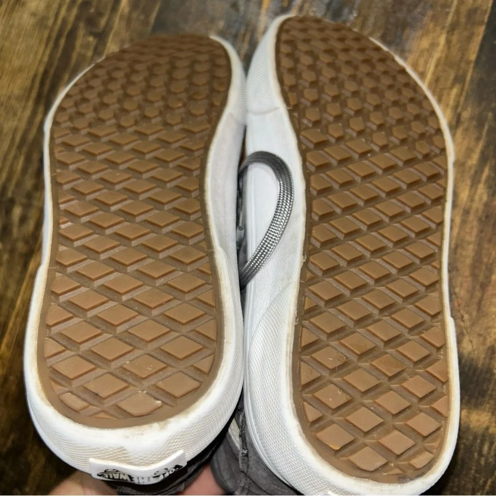 Vans Sk8 Hi MTE Womens Size 8 Gray Suede Faux Fur Lining Skate Shoes Sneakers
